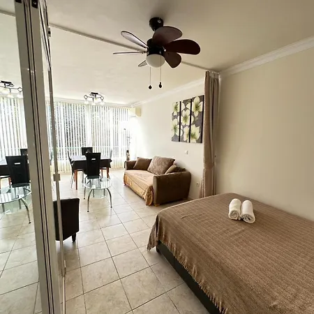 Firstline Cristianos Arona (Tenerife)