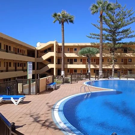 Firstline Cristianos 아파트