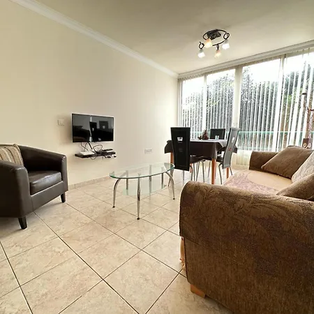 Firstline Cristianos 아로나