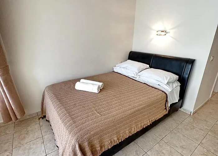 Firstline Cristianos 公寓 *