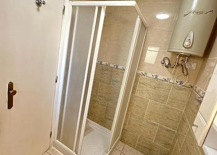 Firstline Cristianos 公寓