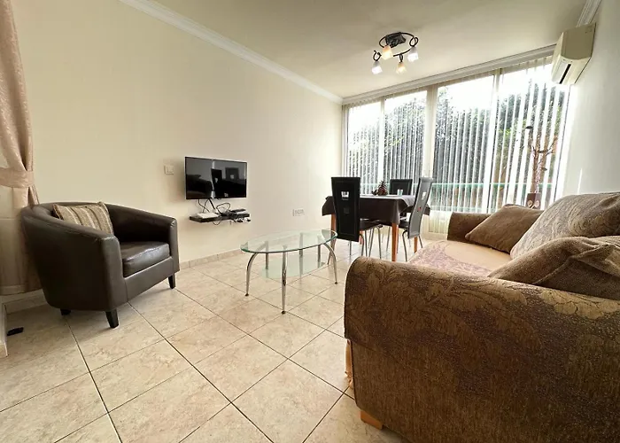 Firstline Cristianos 阿罗纳